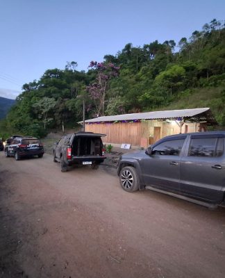 POLÍCIA CIVIL APREENDE PEÇAS DE VEÍCULOS FURTADOS E PRENDE EMPRESÁRIOS EM TUBARÃO