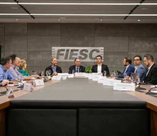 FIESC PEDE AMPLIAÇÃO DA CONCESSÃO DA BR-101 NORTE E ALERTA PARA CORTE DE RECURSOS FEDERAIS EM SC