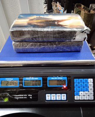 POLÍCIA CIVIL E RECEITA FEDERAL:OPERAÇÃO CONJUNTA APREENDE 2,2 KG DE COCAÍNA EM TRANSPORTADORA DE CHAPECÓ