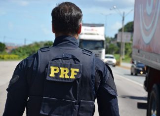PRF/SC INTENSIFICA FISCALIZAÇÃO E MIRA FREIOS DE CAMINHÕES E ÔNIBUS EM BIGUAÇU
