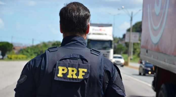 PRF/SC INTENSIFICA FISCALIZAÇÃO E MIRA FREIOS DE CAMINHÕES E ÔNIBUS EM BIGUAÇU