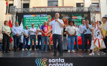 CARNAVAL DE JOAÇABA SE CONSOLIDA COMO OPÇÃO DE TURISMO EM SC COM O TRADICIONAL DESFILE DAS ESCOLAS DE SAMBA