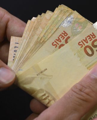 CRÉDITO DESACELERA E REFLETE ATIVIDADE ECONÔMICA E JURO ALTO, DIZ FEBRABAN