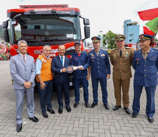 CENTENÁRIO DOS BOMBEIROS: GOVERNADOR ANUNCIA MAIS DE R$ 120 MILHÕES EM INVESTIMENTOS NA SEGURANÇA PÚBLICA DE SC