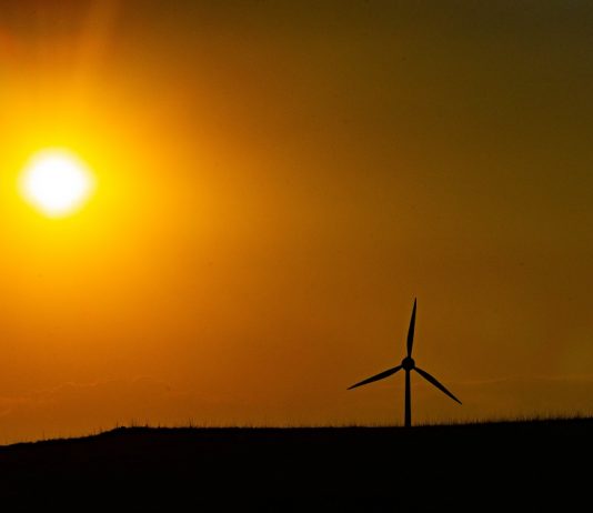 CALOR ACIMA DOS 35°C E TEMPORAIS MARCAM A SEMANA EM SANTA CATARINA