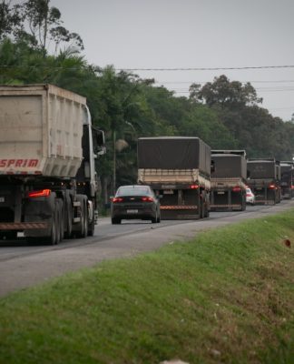 CONGESTIONAMENTOS, MORTES E COBRANÇAS NA ALESC: DEPUTADOS PRESSIONAM GOVERNO FEDERAL POR OBRAS URGENTES NAS BRS DE SC