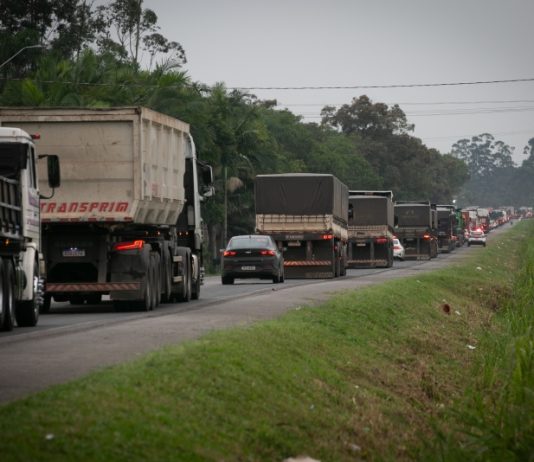 CONGESTIONAMENTOS, MORTES E COBRANÇAS NA ALESC: DEPUTADOS PRESSIONAM GOVERNO FEDERAL POR OBRAS URGENTES NAS BRS DE SC