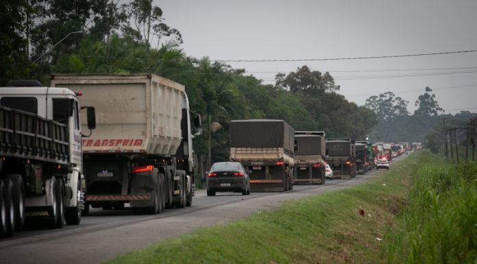 CONGESTIONAMENTOS, MORTES E COBRANÇAS NA ALESC: DEPUTADOS PRESSIONAM GOVERNO FEDERAL POR OBRAS URGENTES NAS BRS DE SC