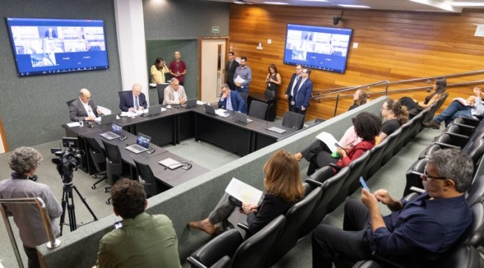 CADASTRO ESTADUAL DE PESSOAS COM DEFICIÊNCIA AVANÇA NA ALESC E COMISSÃO AMPLIA DEBATE SOBRE INCLUSÃO