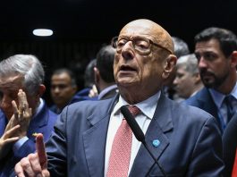 ESPERIDIÃO AMIN PROTOCOLA REQUERIMENTO DE URGÊNCIA PARA SENADO PAUTAR PL DA ANISTIA