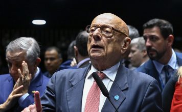 ESPERIDIÃO AMIN PROTOCOLA REQUERIMENTO DE URGÊNCIA PARA SENADO PAUTAR PL DA ANISTIA