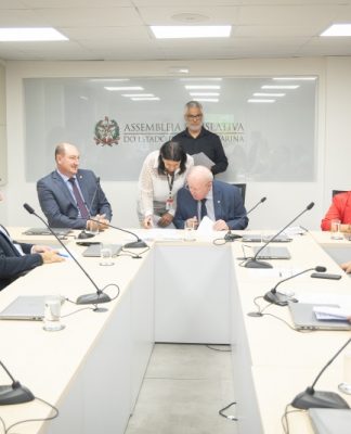 COMISSÃO DE FINANÇAS E TRIBUTAÇÃO DA ALESC AVANÇA EM PROJETOS SOBRE APOIO SOCIAL E PROTEÇÃO ANIMAL