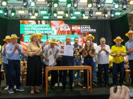 GOVERNADOR ANUNCIA R$ 137,8 MILHÕES PARA O TERRA BOA 2026 E ENTREGA OBRAS DE INFRAESTRUTURA NO ITAIPU RURAL SHOW EM PINHALZINHO