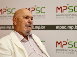 MEIO SÉCULO DE MINISTÉRIO PÚBLICO: PROMOTOR RAUL RABELLO CONSTRÓI LEGADO DE OUSADIA E TRANSFORMAÇÃO EM SANTA CATARINA