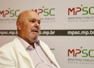 MEIO SÉCULO DE MINISTÉRIO PÚBLICO: PROMOTOR RAUL RABELLO CONSTRÓI LEGADO DE OUSADIA E TRANSFORMAÇÃO EM SANTA CATARINA