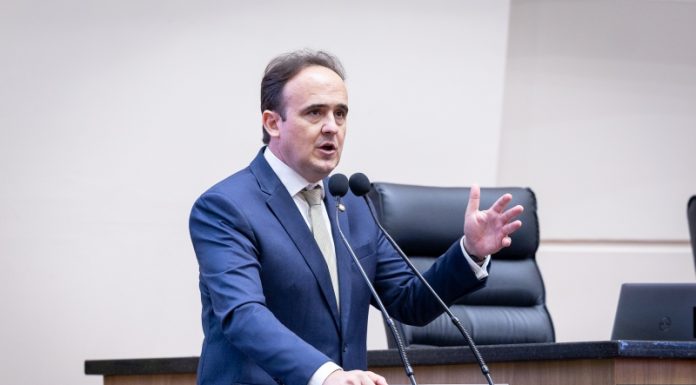 ALESC: DEPUTADO CRITICA REPACTUAÇÃO DA BR-101 E ALERTA PARA FALTA DE OBRAS ESTRATÉGICAS ATÉ 2048