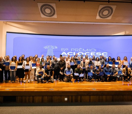 JORNALISMO EM DESTAQUE: ALESC CELEBRA VENCEDORES DO 5º PRÊMIO ACI OCESC E REFORÇA COMPROMISSO COM A DEMOCRACIA