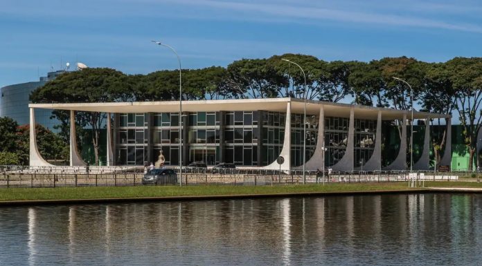 STF FORMA MAIORIA PARA MANTER PRISÃO DO DONO DO BANCO MASTER