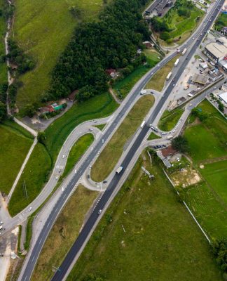 EM BRUSQUE, GOVERNADOR JORGINHO MELLO ASSINA ORDEM DE SERVIÇO PARA CONSTRUÇÃO DO VIADUTO DO LIMOEIRO