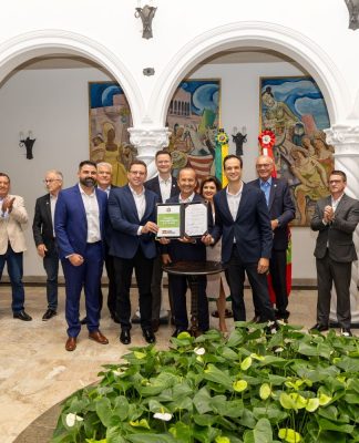 SANTA CATARINA ATRAI R$ 2,1 BILHÕES E PROJETA 8 MIL EMPREGOS EM NOVA RODADA DE INCENTIVOS ECONÔMICOS