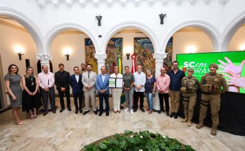 SANTA CATARINA LANÇA “SC EM LIBRAS” E AMPLIA ACESSO DE SURDOS AOS SERVIÇOS PÚBLICOS EM TODO O ESTADO