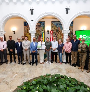 SANTA CATARINA LANÇA “SC EM LIBRAS” E AMPLIA ACESSO DE SURDOS AOS SERVIÇOS PÚBLICOS EM TODO O ESTADO