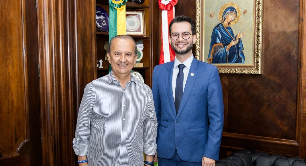 GOVERNADOR JORGINHO MELLO DÁ POSSE AO NOVO SECRETÁRIO DE ESTADO DO PLANEJAMENTO