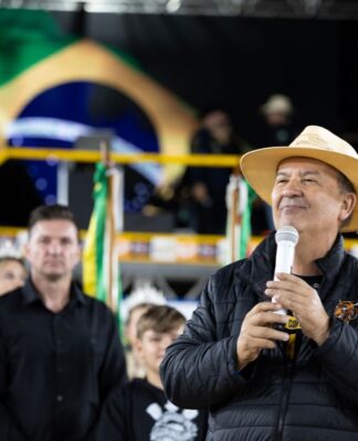 GOVERNO DE SC ANUNCIA R$ 7,7 MILHÕES PARA ESCOLAS DE PAPANDUVA E REGIÃO DURANTE FESTA DOS 72 ANOS DO MUNICÍPIO