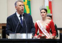 ABDON BATISTA MOBILIZA ALESC E LANÇA CONVITE OFICIAL PARA A 7ª EXPO