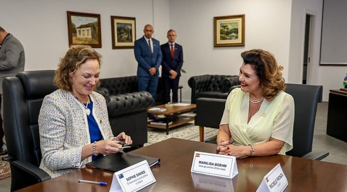 SANTA CATARINA AMPLIA PONTES INTERNACIONAIS E APRESENTA MODELO DE DESENVOLVIMENTO À AUSTRÁLIA