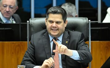 BANCO MASTER: DAVI ALCOLUMBRE DIZ QUE LEITURA DE PEDIDOS DE CPMI É DECISÃO DA PRESIDÊNCIA DO CONGRESSO