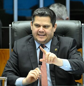 BANCO MASTER: DAVI ALCOLUMBRE DIZ QUE LEITURA DE PEDIDOS DE CPMI É DECISÃO DA PRESIDÊNCIA DO CONGRESSO