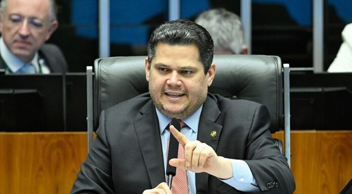 BANCO MASTER: DAVI ALCOLUMBRE DIZ QUE LEITURA DE PEDIDOS DE CPMI É DECISÃO DA PRESIDÊNCIA DO CONGRESSO