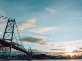 HOMENAGENS NA ALESC: PONTE HERCÍLIO LUZ CHEGA AOS 100 ANOS COMO SÍMBOLO DA HISTÓRIA E IDENTIDADE CATARINENSE