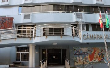 CÂMARA DE FLORIANÓPOLIS HOMENAGEIA VOZES HISTÓRICAS DA CRÔNICA ESPORTIVA CATARINENSE