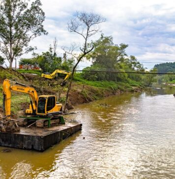 RIOS LIMPOS, VIDAS PROTEGIDAS: GOVERNO DE SANTA CATARINA PRIORIZA OBRAS DE PREVENÇÃO PARA ENFRENTAR AS CHEIAS