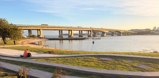 PONTE, REMO E MEMÓRIA: REVITALIZAÇÃO TRANSFORMA PARQUE NÁUTICO WALTER LANGE EM NOVO CARTÃO-POSTAL DE FLORIANÓPOLIS