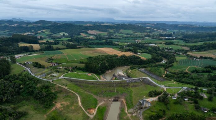 GOVERNO DE SANTA CATARINA INVESTE R$ 95 MILHÕES PARA REFORÇAR SISTEMA DE CONTENÇÃO DE CHEIAS NO VALE DO ITAJAÍ