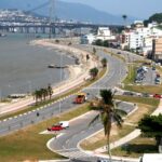 VANDALISMO E DESGASTE PREOCUPAM: EQUIPAMENTOS DE LAZER DA BEIRA-MAR CONTINENTAL EM FLORIANÓPOLIS PASSAM POR REVITALIZAÇÃO