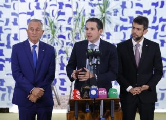 CÂMARA QUER VOTAR PEC QUE REDUZ JORNADA E ACABA COM ESCALA 6X1 NA PRÓXIMA SEMANA