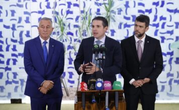 CÂMARA QUER VOTAR PEC QUE REDUZ JORNADA E ACABA COM ESCALA 6X1 NA PRÓXIMA SEMANA