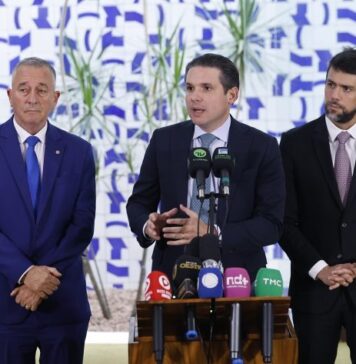 CÂMARA QUER VOTAR PEC QUE REDUZ JORNADA E ACABA COM ESCALA 6X1 NA PRÓXIMA SEMANA
