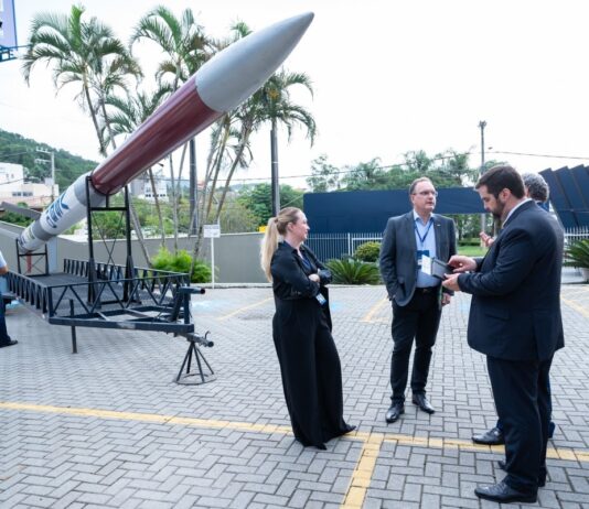 SANTA CATARINA APRESENTA TECNOLOGIAS ESTRATÉGICAS ÀS FORÇAS ARMADAS PARA REDUZIR DEPENDÊNCIA EXTERNA