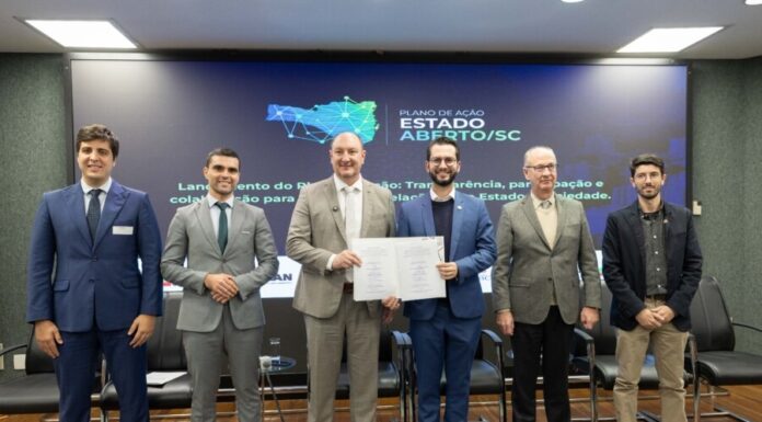 SANTA CATARINA LANÇA PRIMEIRO PLANO DE ESTADO ABERTO DO BRASIL COM INTEGRAÇÃO ENTRE OS TRÊS PODERES