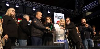 GOVERNADOR PARTICIPA DA ABERTURA DA 36ª FESTA DO PINHÃO E AUTORIZA RECURSOS PARA A SAÚDE, EDUCAÇÃO E CONSTRUÇÃO DE MORADIAS EM LAGES