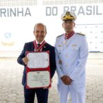 GOVERNADOR JORGINHO MELLO RECEBE ORDEM DO MÉRITO NAVAL EM CERIMÔNIA NA CAPITANIA DOS PORTOS