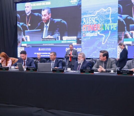 ALESC ITINERANTE APROVA 18 PROJETOS EM ARARANGUÁ E REFORÇA PAUTAS DO SUL CATARINENSE