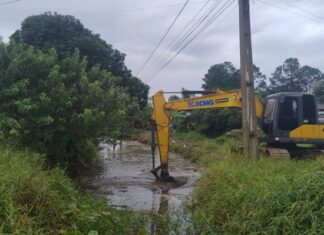 FORÇA-TAREFA PERMANENTE DA PREFEITURA DE PALHOÇA INTENSIFICA AÇÕES PARA PREVENIR ENCHENTES E MOBILIZA MORADORES CONTRA DESCARTE IRREGULAR
