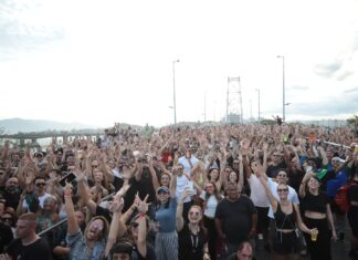 SEKRETA SUNSET TRANSFORMA A CABECEIRA DA PONTE EM PALCO DA MÚSICA ELETRÔNICA EM FLORIANÓPOLIS