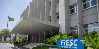 FIESC HOMENAGEIA LÍDERES QUE TRANSFORMARAM A INDÚSTRIA CATARINENSE E RECONHECE LEGADO DE MARIO CEZAR DE AGUIAR